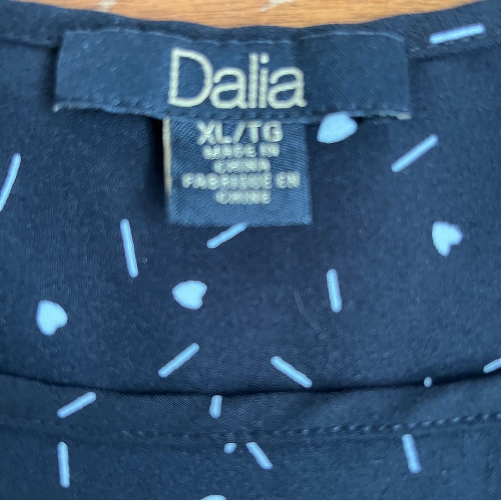 NWOT • Dalia Black and White Cap Sleeve Blouse - Picture 5 of 8